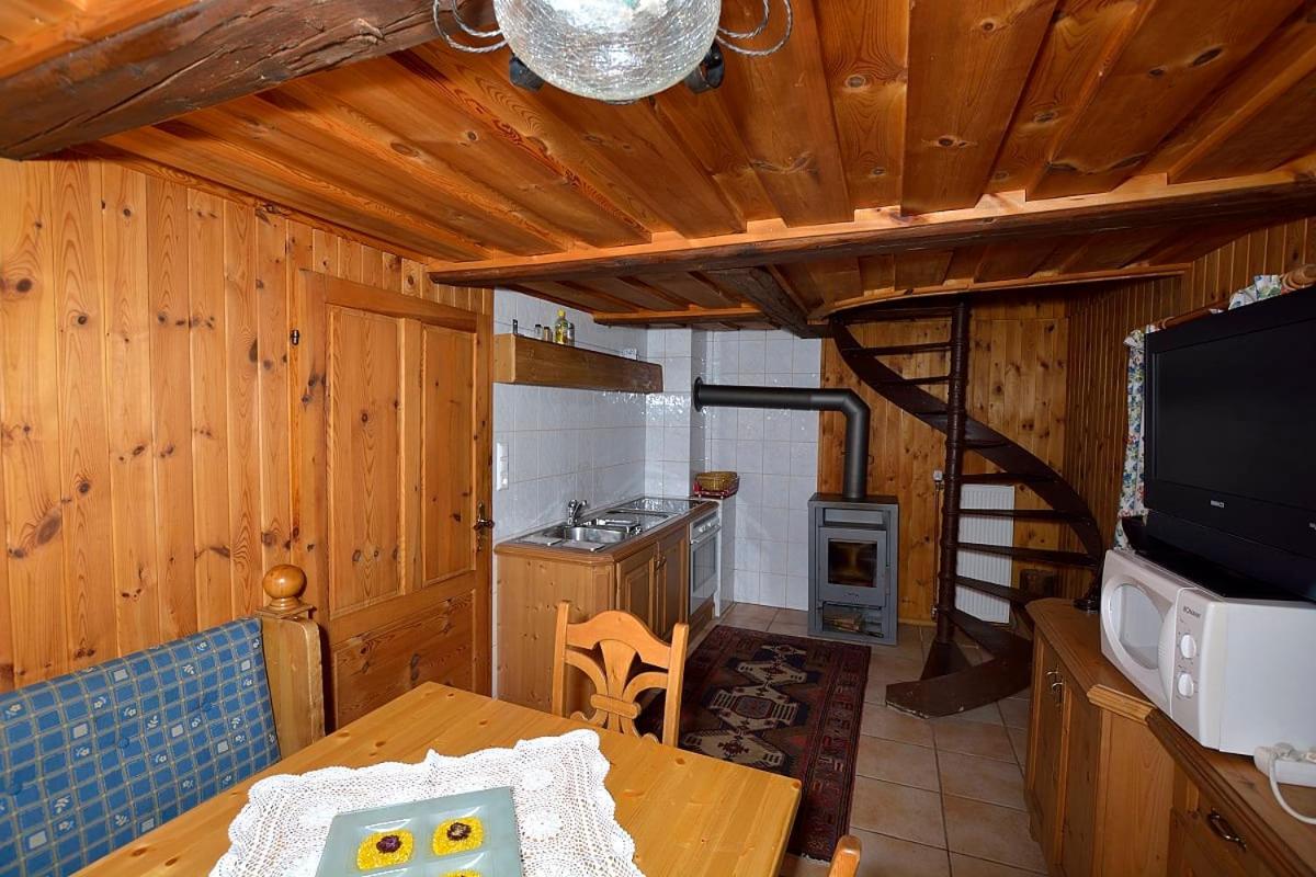 Huette Zum Verlieben Gurk Exterior photo