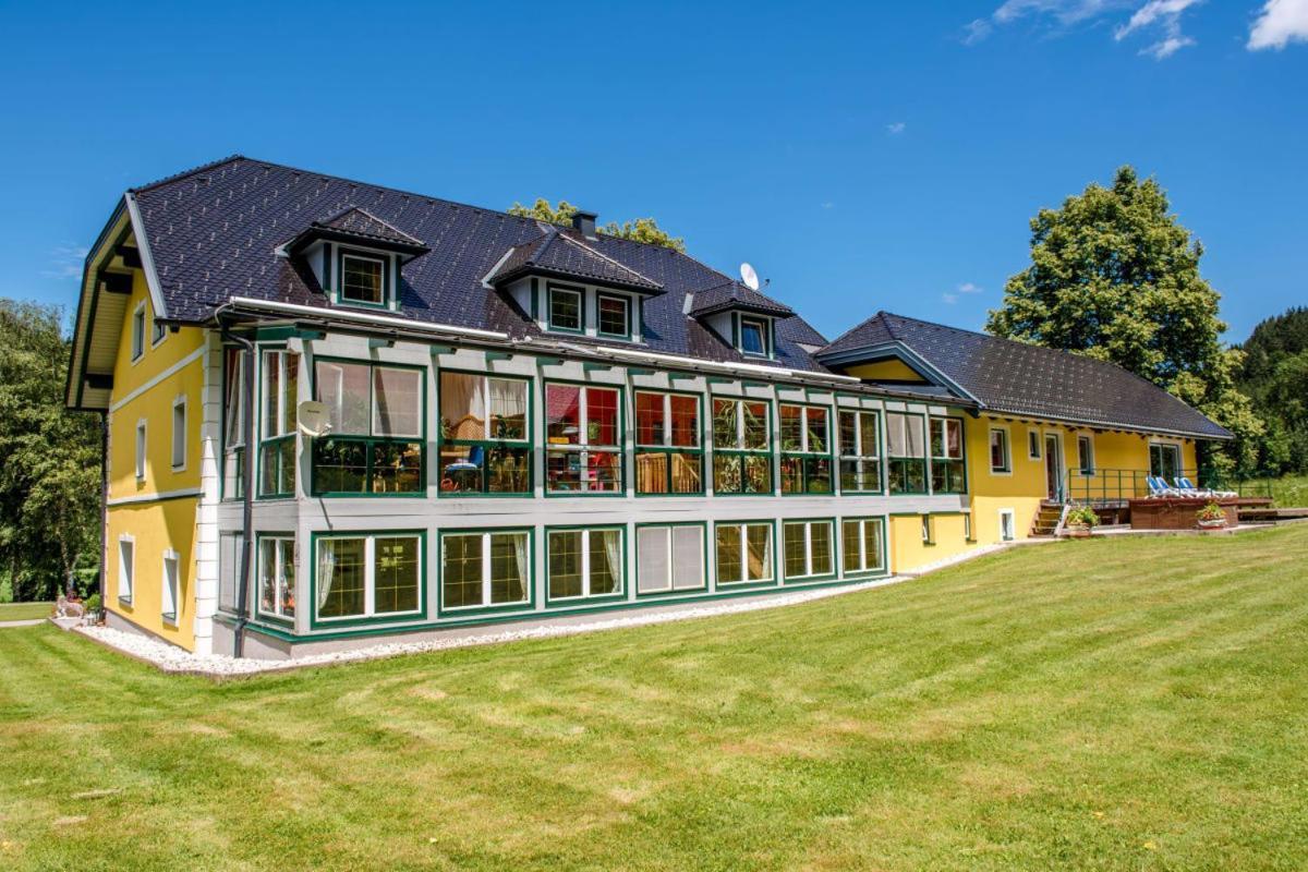Huette Zum Verlieben Gurk Exterior photo